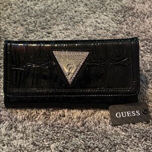 NWT GUESS Women’s Wallet